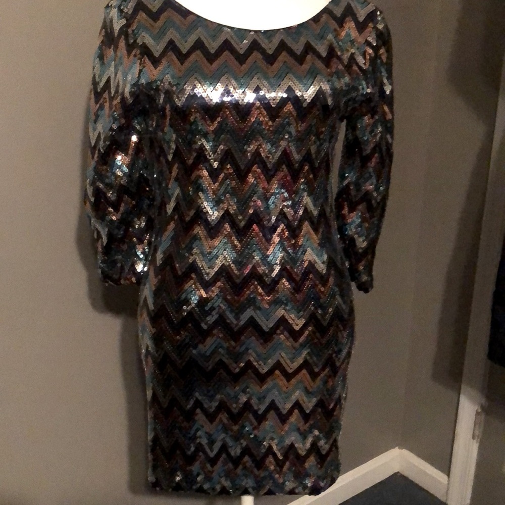 STUNNING in SEQUINS- 3/4 Sleeve -elegant cocktail dress